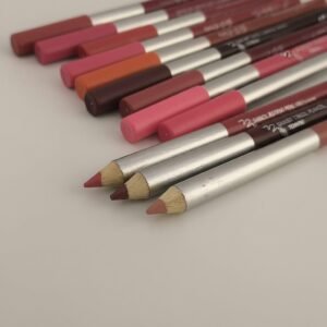 kashees-high-pigmented-smooth-lipstick-creamy-formula-designed-for-bold-even-color-lip-definition-and-long-lasting-wear